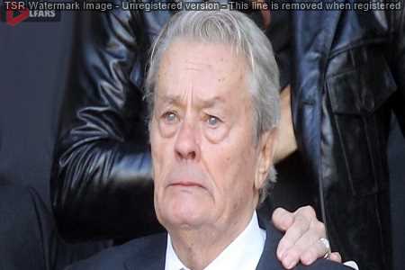 «نخل طلای کن» به آلن دلون رسید